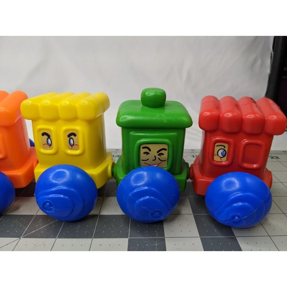 Blow‎ Mold Train Pull Toy Cars Caboose Whistle 5 Inch Tall